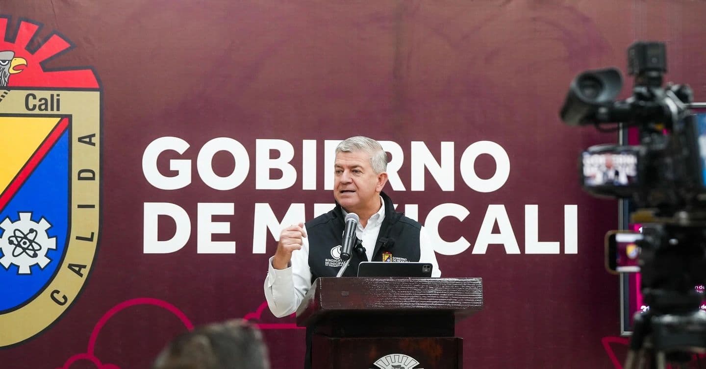 Oscar Vega Marín en una conferencia del Gobierno de Mexicali